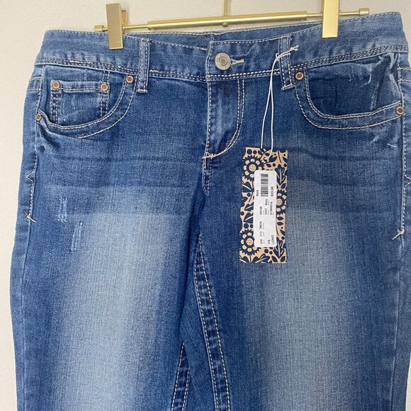 Maurices Womens Original Fit Kaylee Bootcut Jeans Long 7/8 Medium Wash Denim NWT - Picture 2 of 12